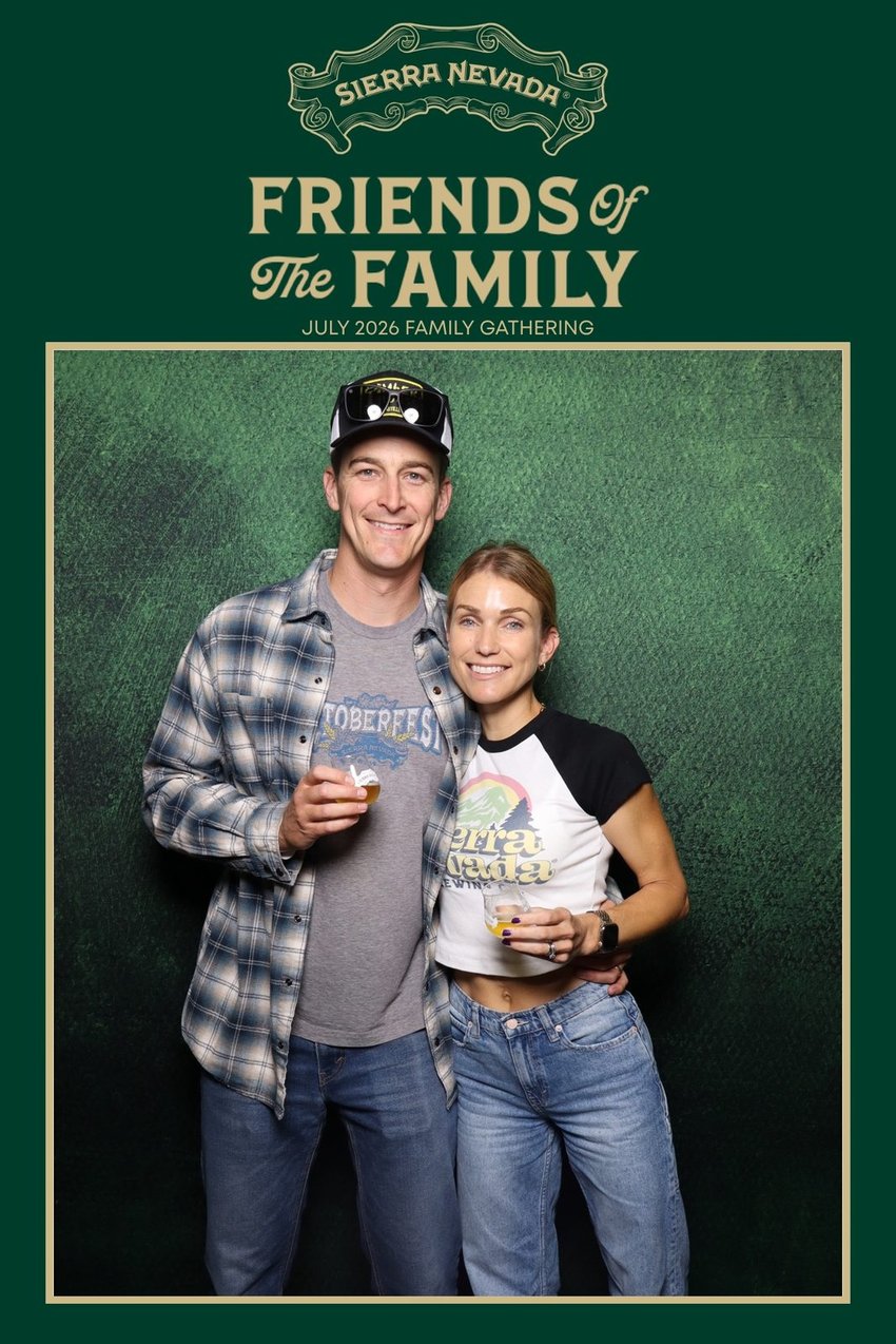 A couple on a Sierra Nevada Friends of the Family branded photo template